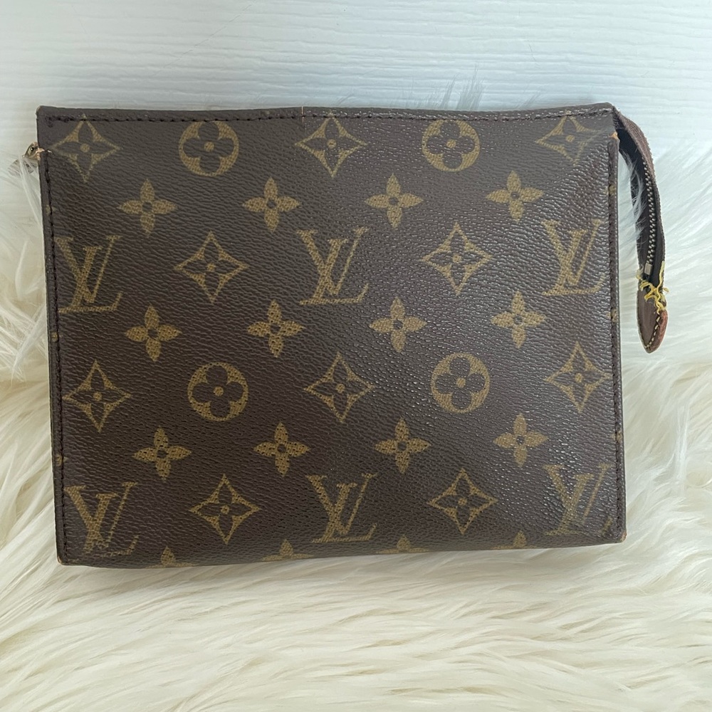 Sold! Vuitton Toiletry 19